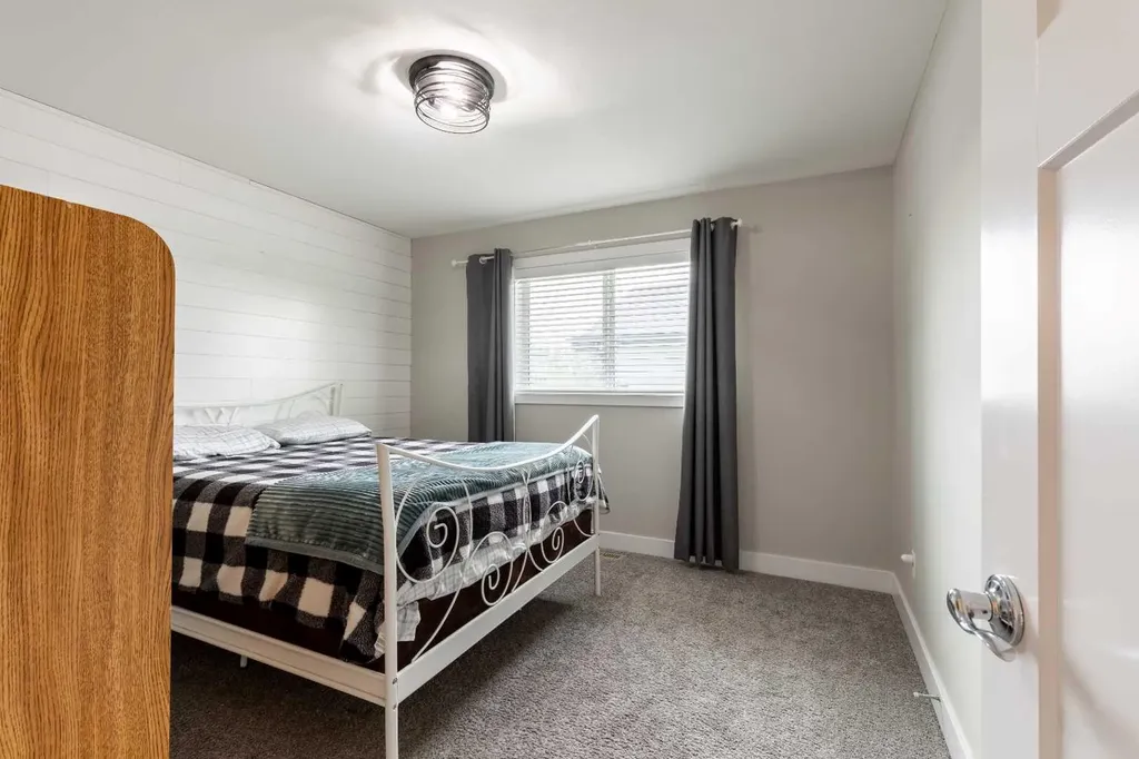 107 Westgate Drive Coaldale AB T1M 0E1