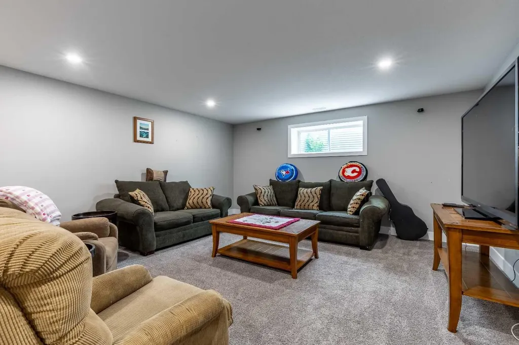 107 Westgate Drive Coaldale AB T1M 0E1