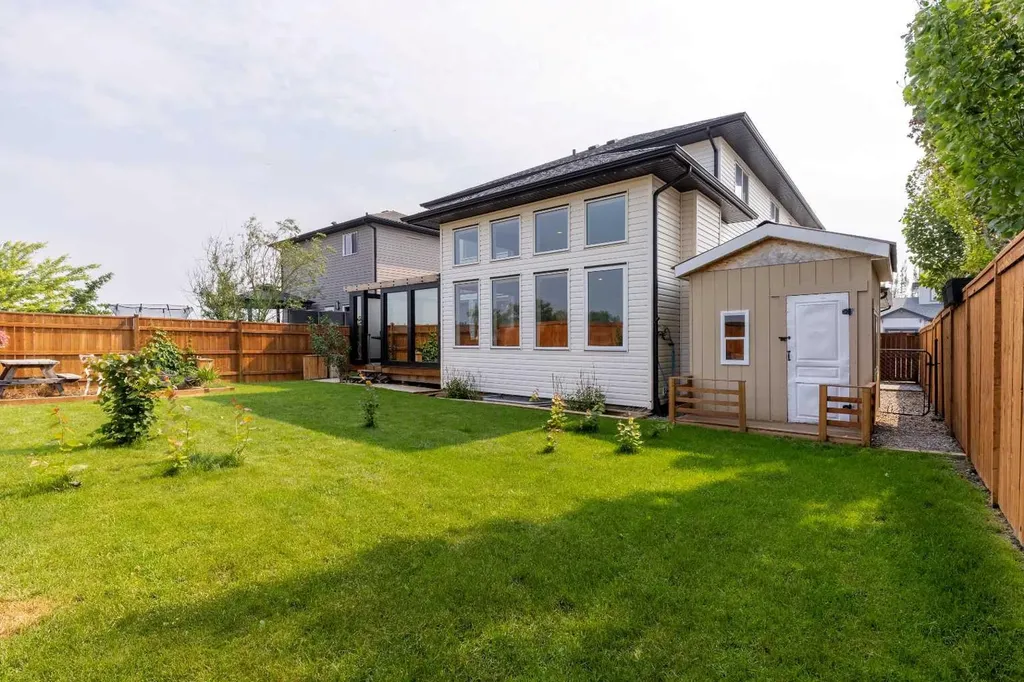 107 Westgate Drive Coaldale AB T1M 0E1