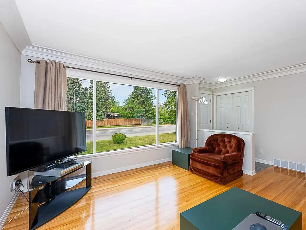 6312 Elbow Drive SW Calgary AB T2V 1J5