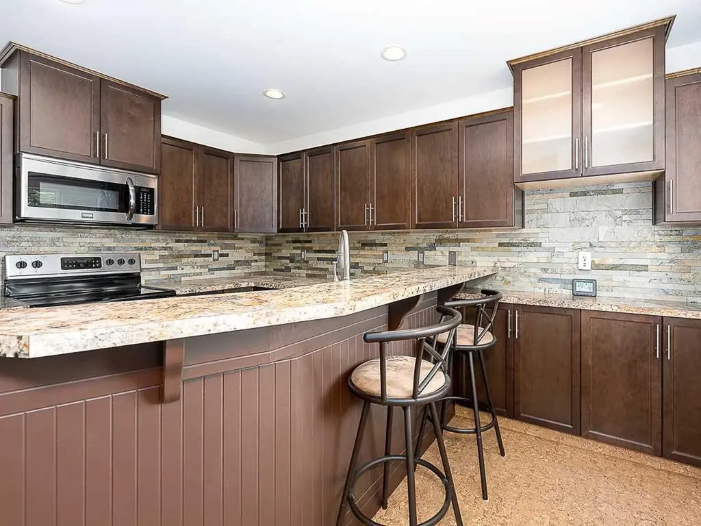 6312 Elbow Drive SW Calgary AB T2V 1J5