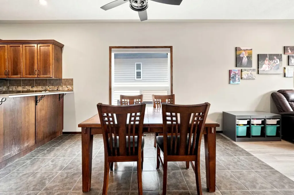 19 Lambertson Place Sylvan Lake AB T4S 2P9