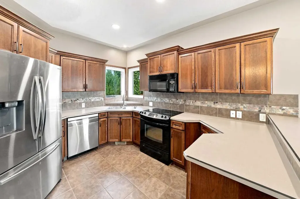 19 Lambertson Place Sylvan Lake AB T4S 2P9
