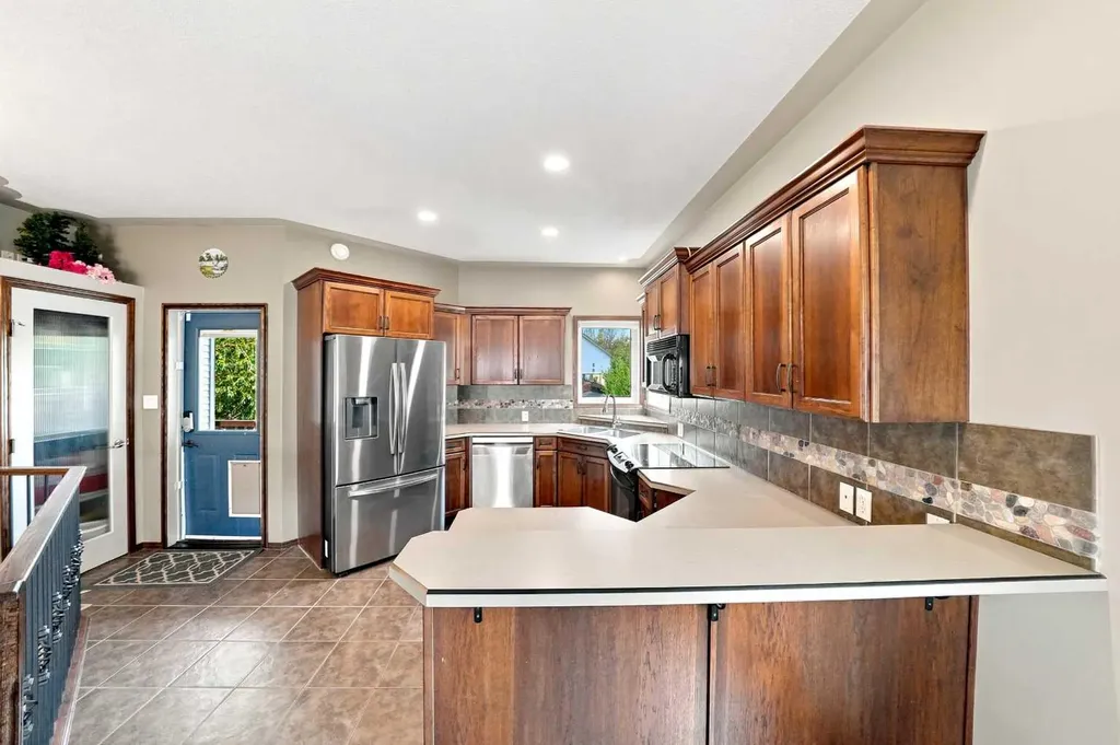 19 Lambertson Place Sylvan Lake AB T4S 2P9
