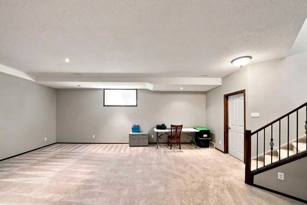 19 Lambertson Place Sylvan Lake AB T4S 2P9
