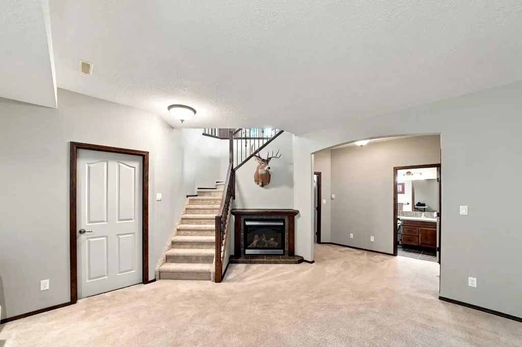 19 Lambertson Place Sylvan Lake AB T4S 2P9