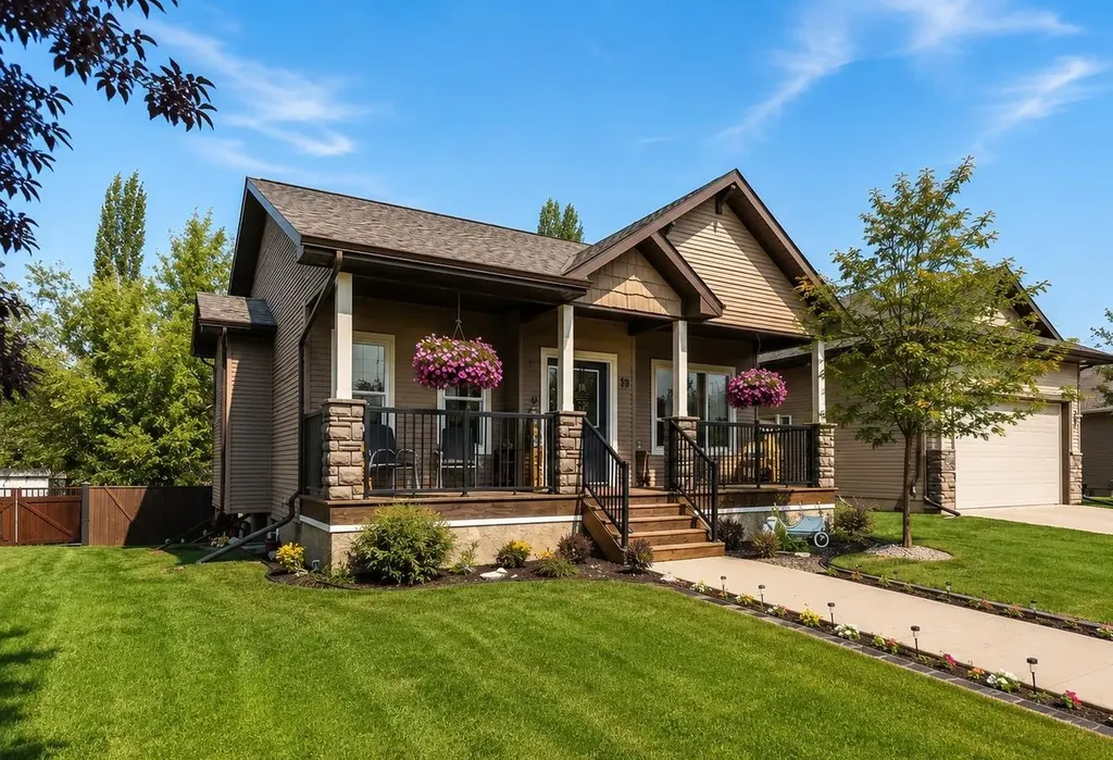 19 Lambertson Place Sylvan Lake AB T4S 2P9