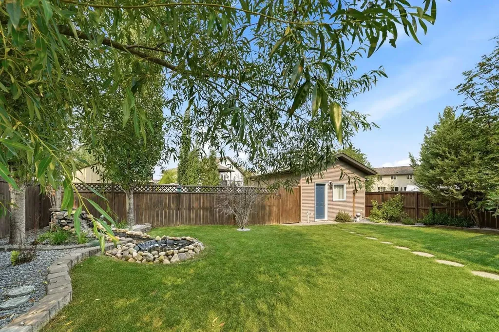 19 Lambertson Place Sylvan Lake AB T4S 2P9