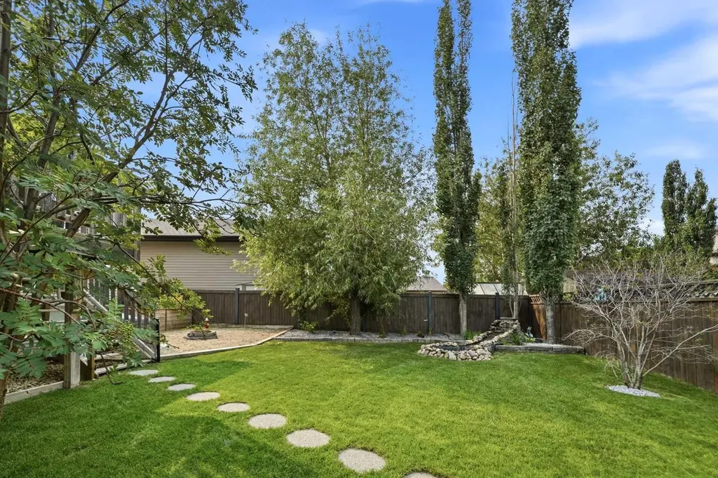 19 Lambertson Place Sylvan Lake AB T4S 2P9