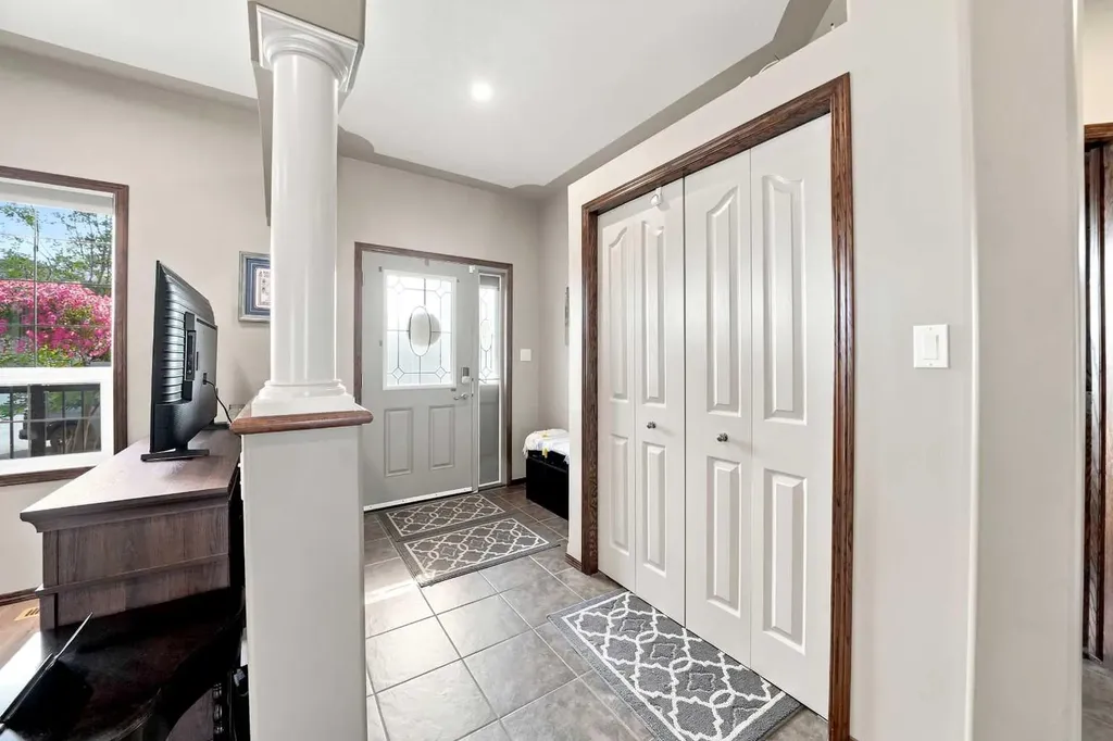 19 Lambertson Place Sylvan Lake AB T4S 2P9