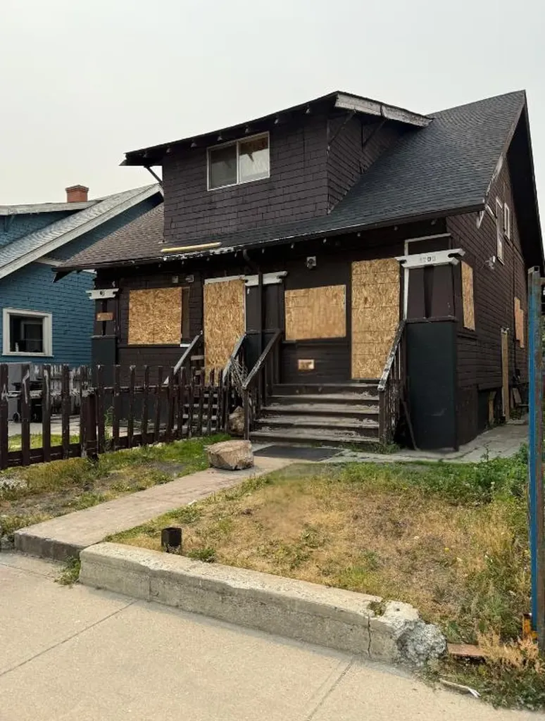 1703 12 Avenue SW Calgary AB T3C 0R5