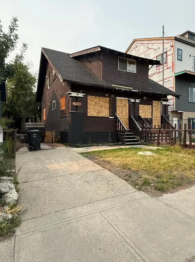 1703 12 Avenue SW Calgary AB T3C 0R5