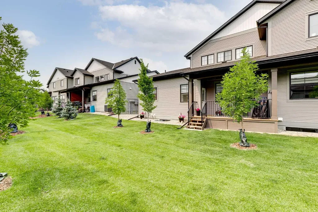 201 Cooperswood Green SW Airdrie AB T4B 5R2