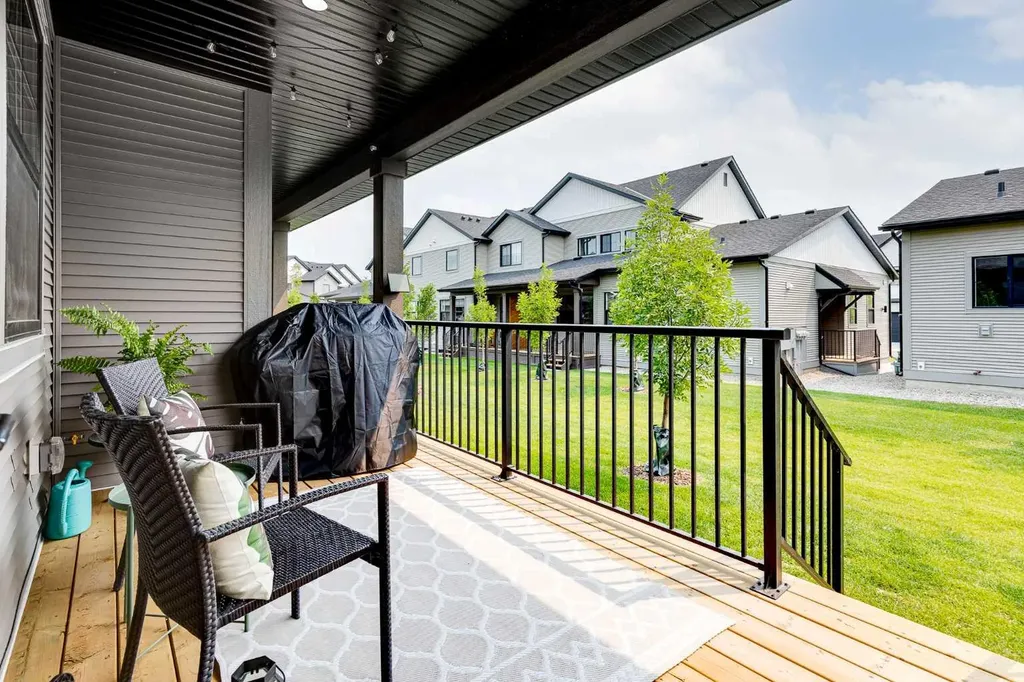 201 Cooperswood Green SW Airdrie AB T4B 5R2