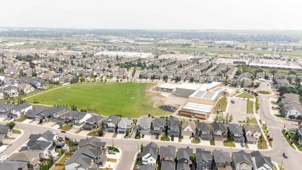 201 Cooperswood Green SW Airdrie AB T4B 5R2