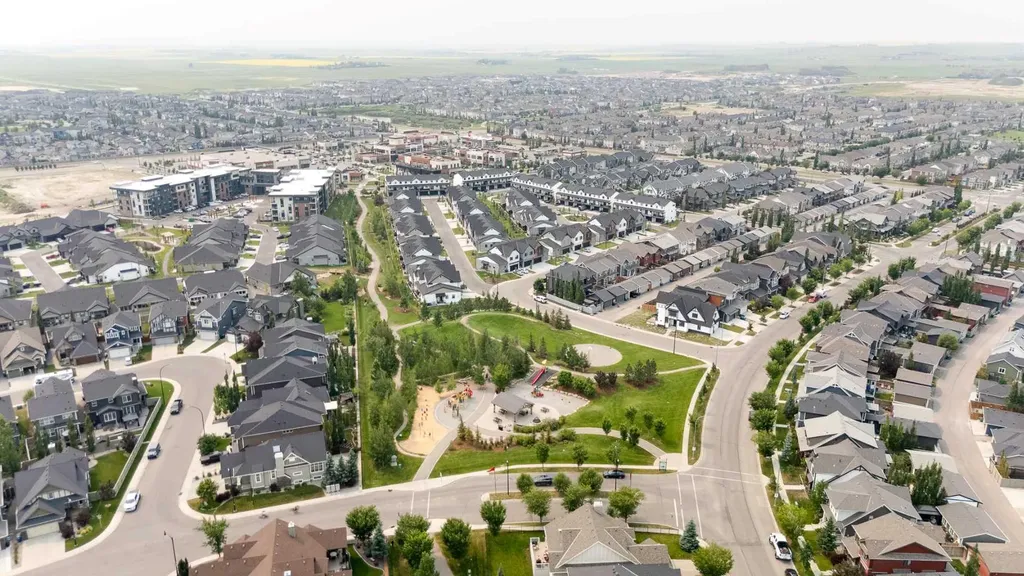 201 Cooperswood Green SW Airdrie AB T4B 5R2