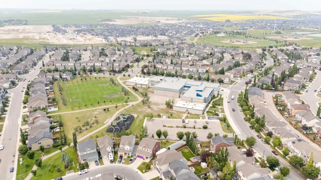 201 Cooperswood Green SW Airdrie AB T4B 5R2