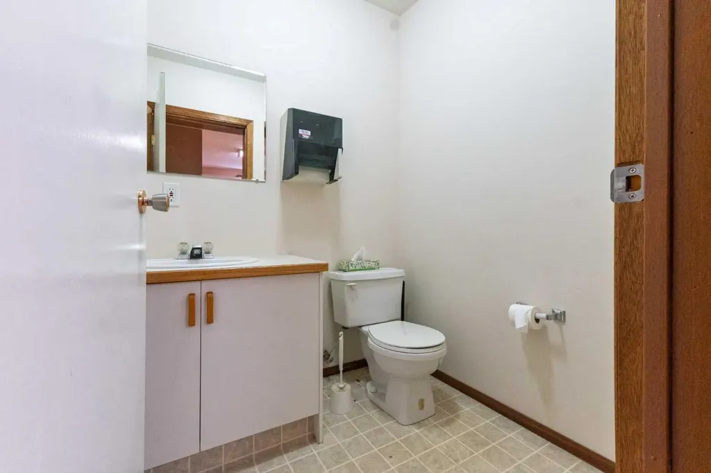 5509 Broadway Street Blackfalds AB T4M 0L4
