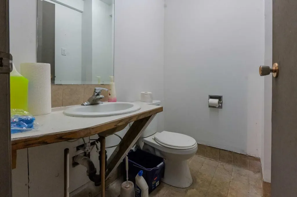 5509 Broadway Street Blackfalds AB T4M 0L4
