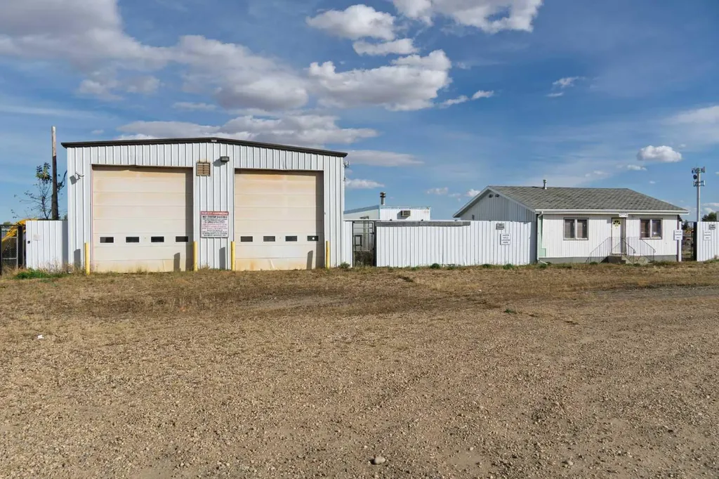 5509 Broadway Street Blackfalds AB T4M 0L4