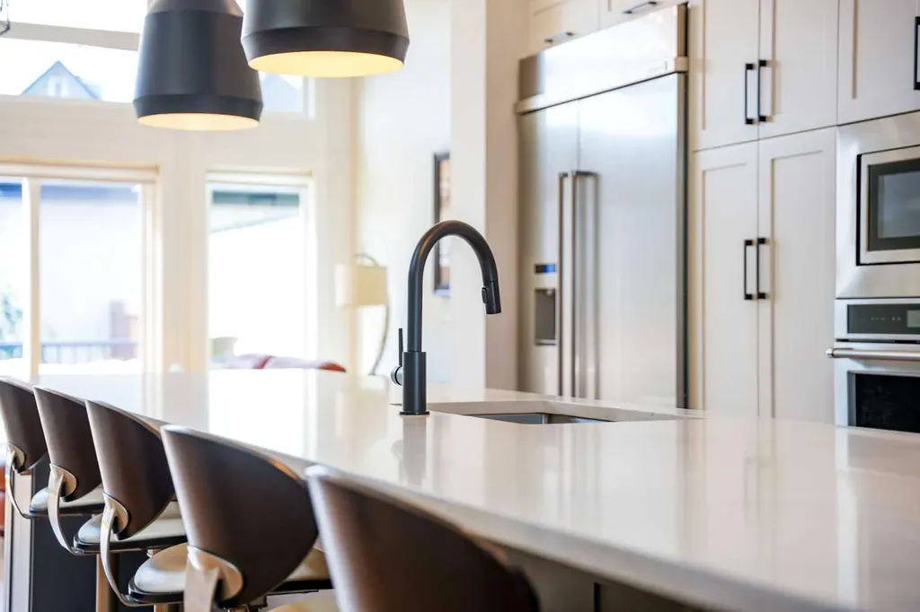 2225 31 Street SW Calgary AB T3E2N3