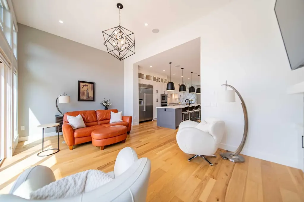 2225 31 Street SW Calgary AB T3E2N3