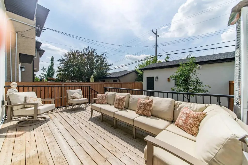2225 31 Street SW Calgary AB T3E2N3
