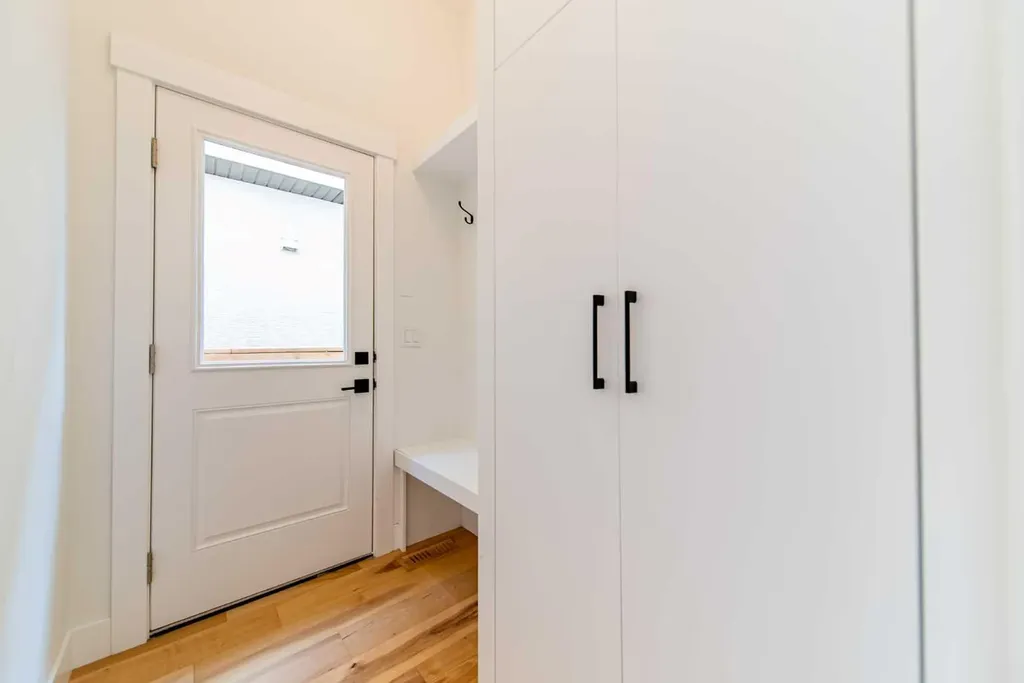 2225 31 Street SW Calgary AB T3E2N3