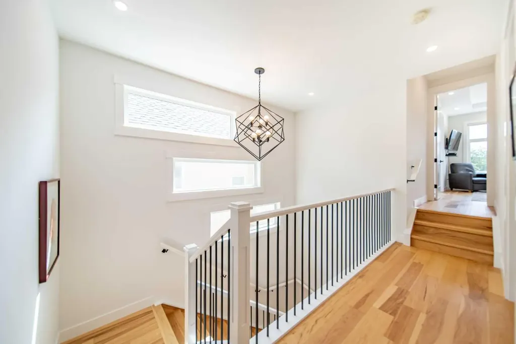 2225 31 Street SW Calgary AB T3E2N3