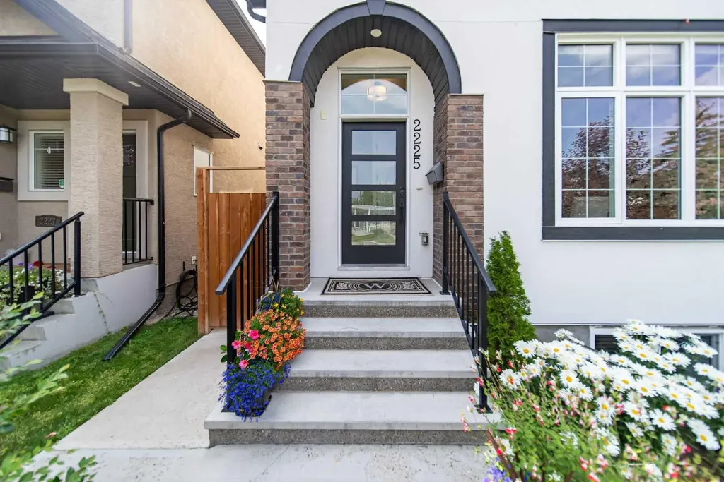 2225 31 Street SW Calgary AB T3E2N3