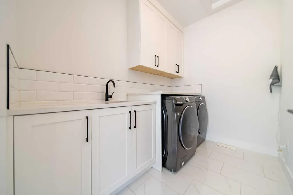 2225 31 Street SW Calgary AB T3E2N3
