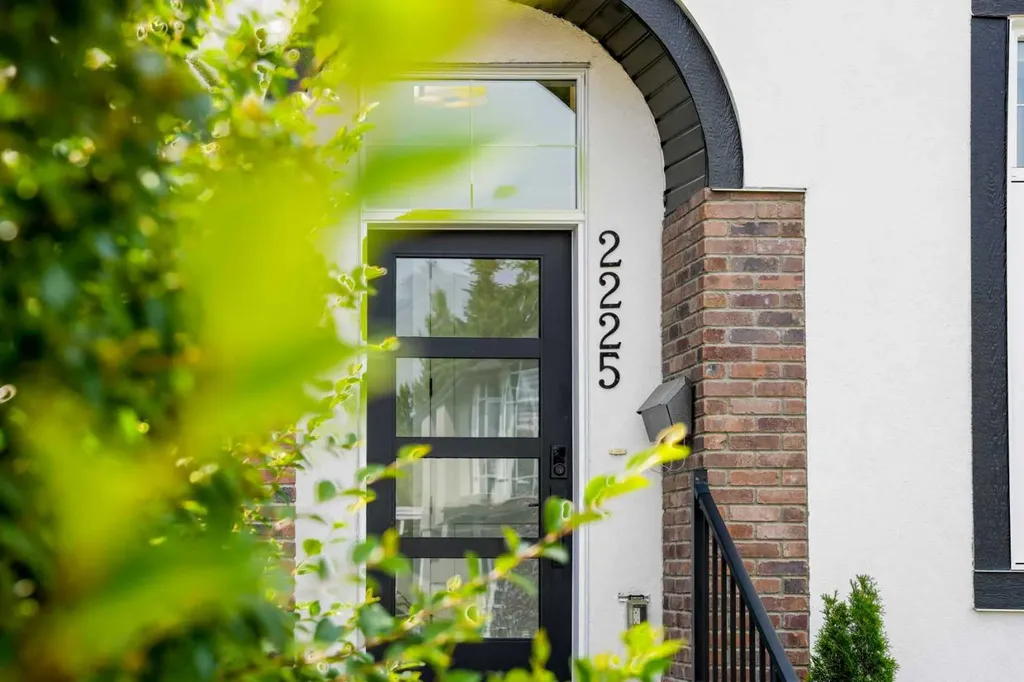 2225 31 Street SW Calgary AB T3E2N3