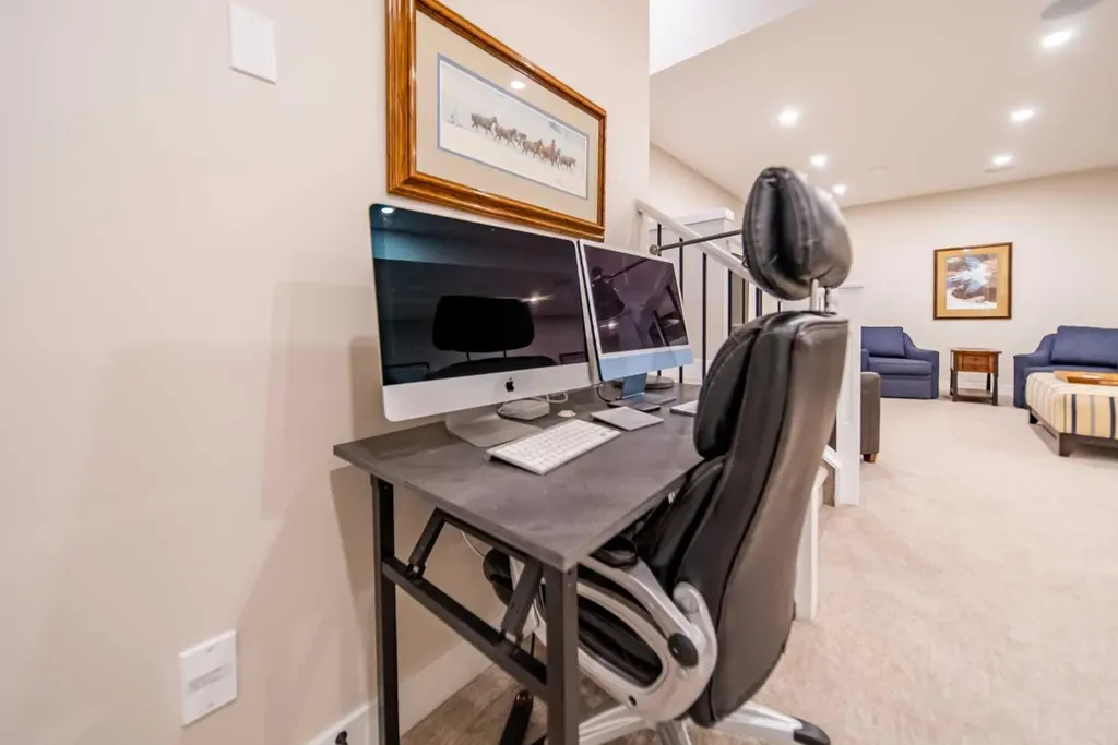 2225 31 Street SW Calgary AB T3E2N3
