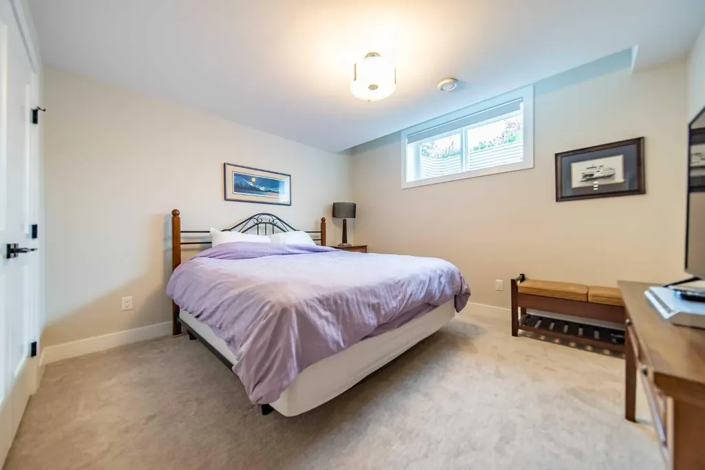 2225 31 Street SW Calgary AB T3E2N3