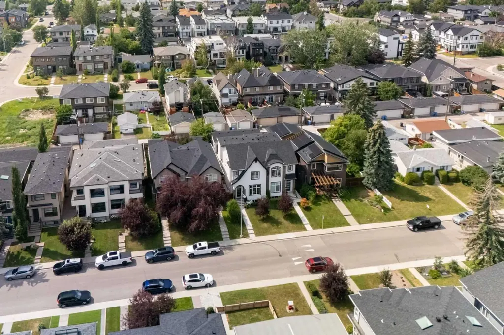 2225 31 Street SW Calgary AB T3E2N3