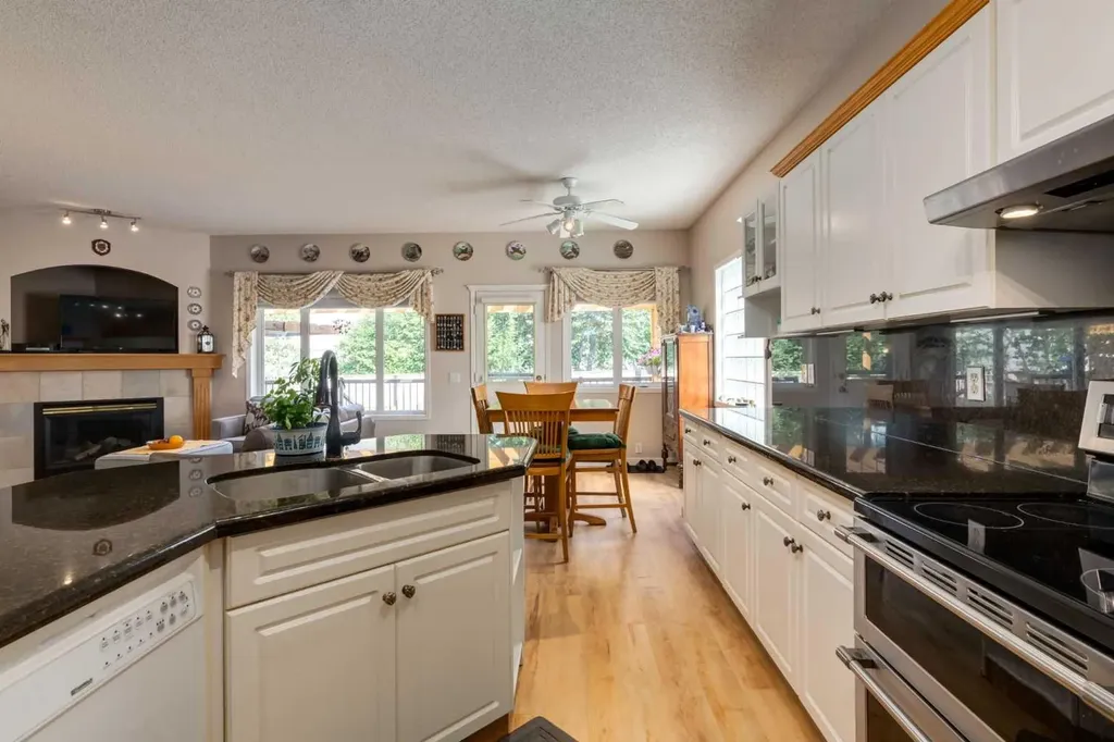 165 Chaparral Villas SE Calgary AB T2X 3N5