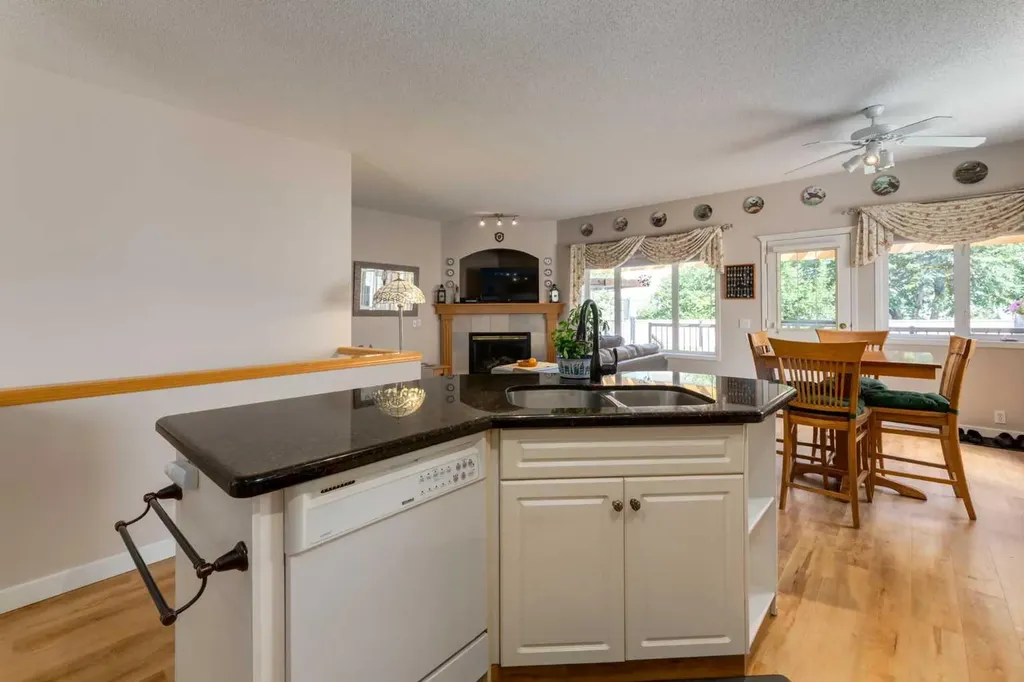 165 Chaparral Villas SE Calgary AB T2X 3N5