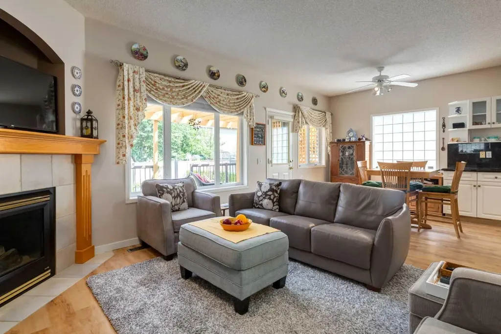 165 Chaparral Villas SE Calgary AB T2X 3N5
