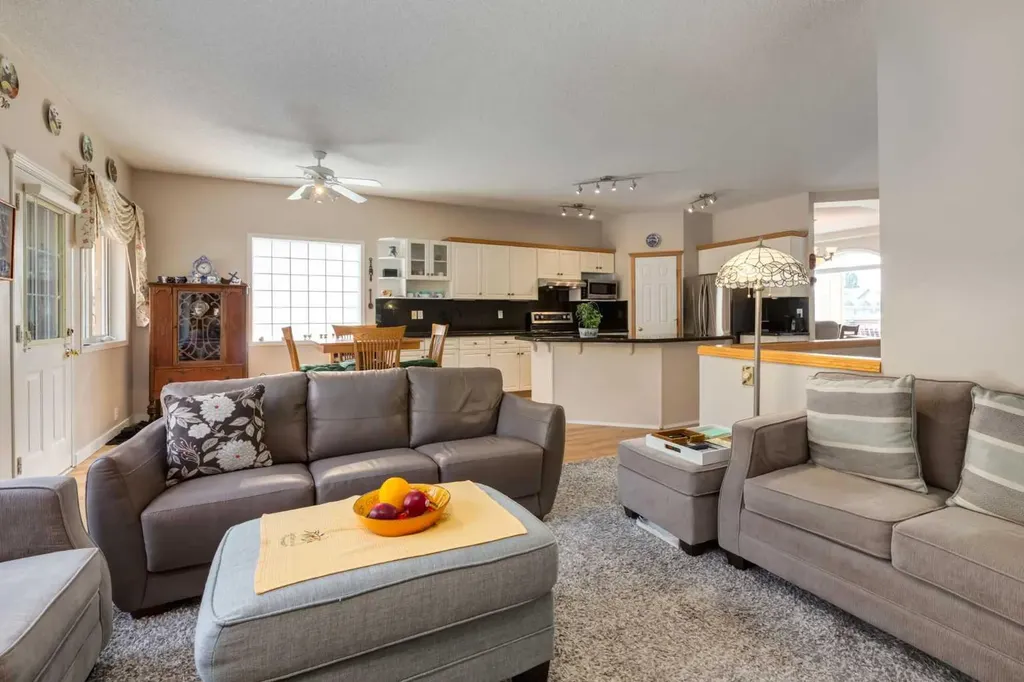 165 Chaparral Villas SE Calgary AB T2X 3N5