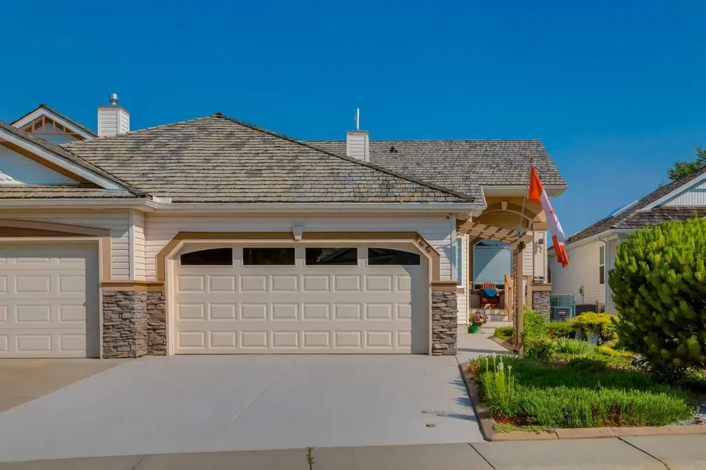 165 Chaparral Villas SE Calgary AB T2X 3N5