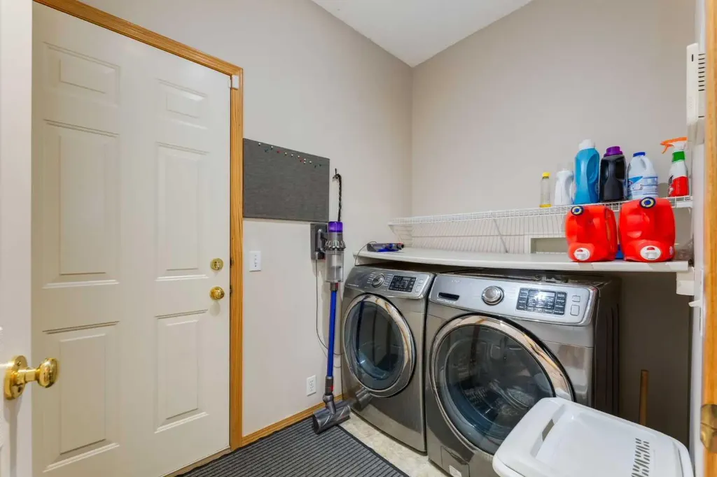 165 Chaparral Villas SE Calgary AB T2X 3N5