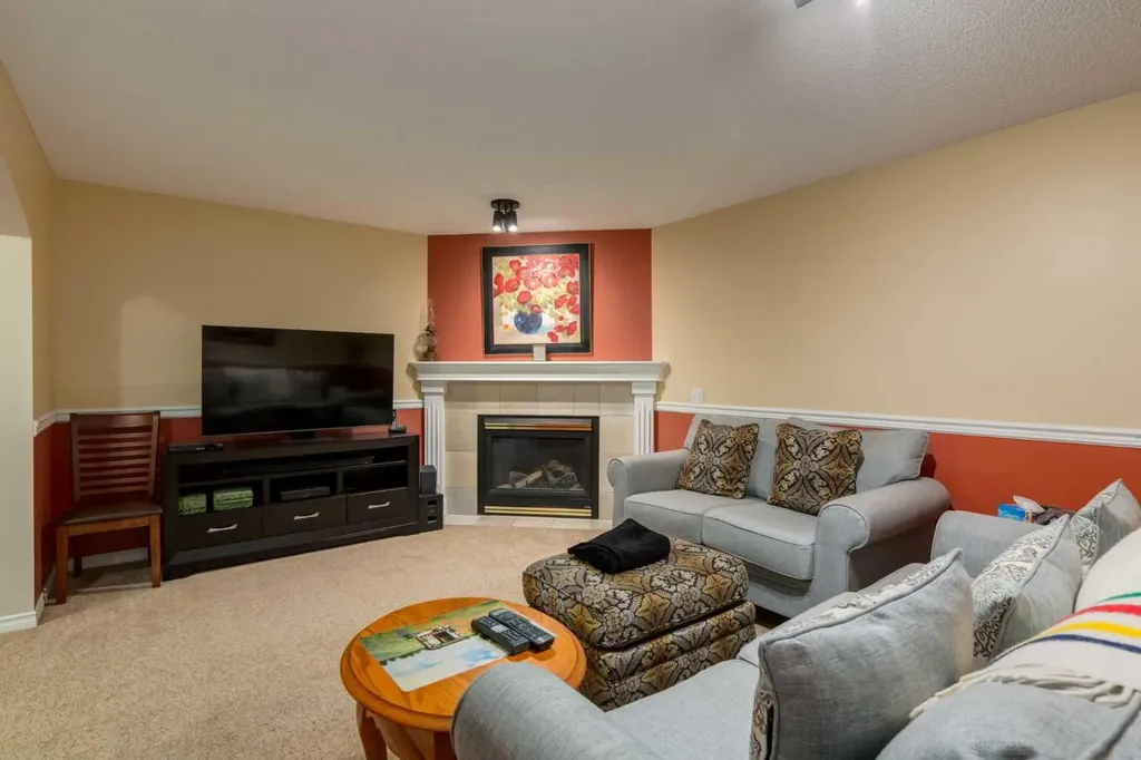 165 Chaparral Villas SE Calgary AB T2X 3N5