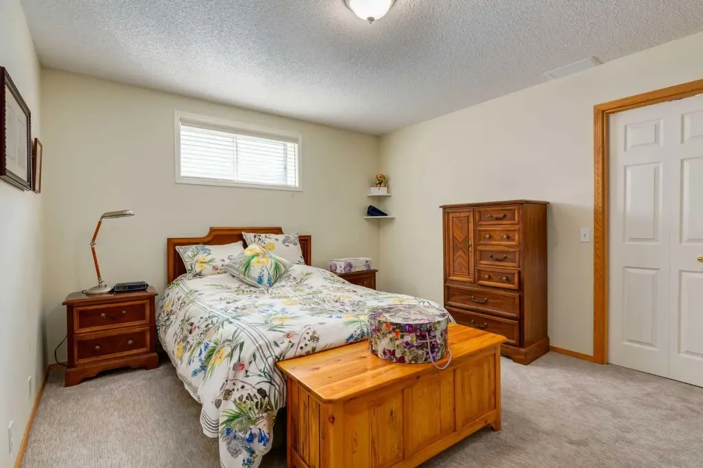 165 Chaparral Villas SE Calgary AB T2X 3N5