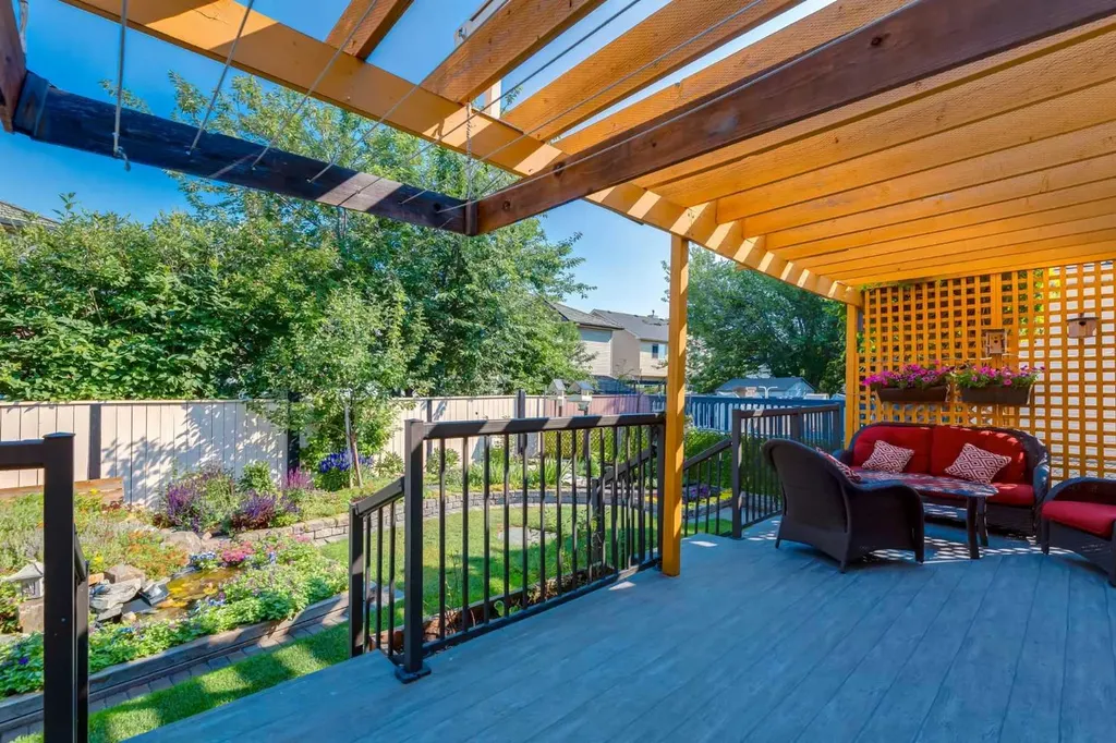165 Chaparral Villas SE Calgary AB T2X 3N5