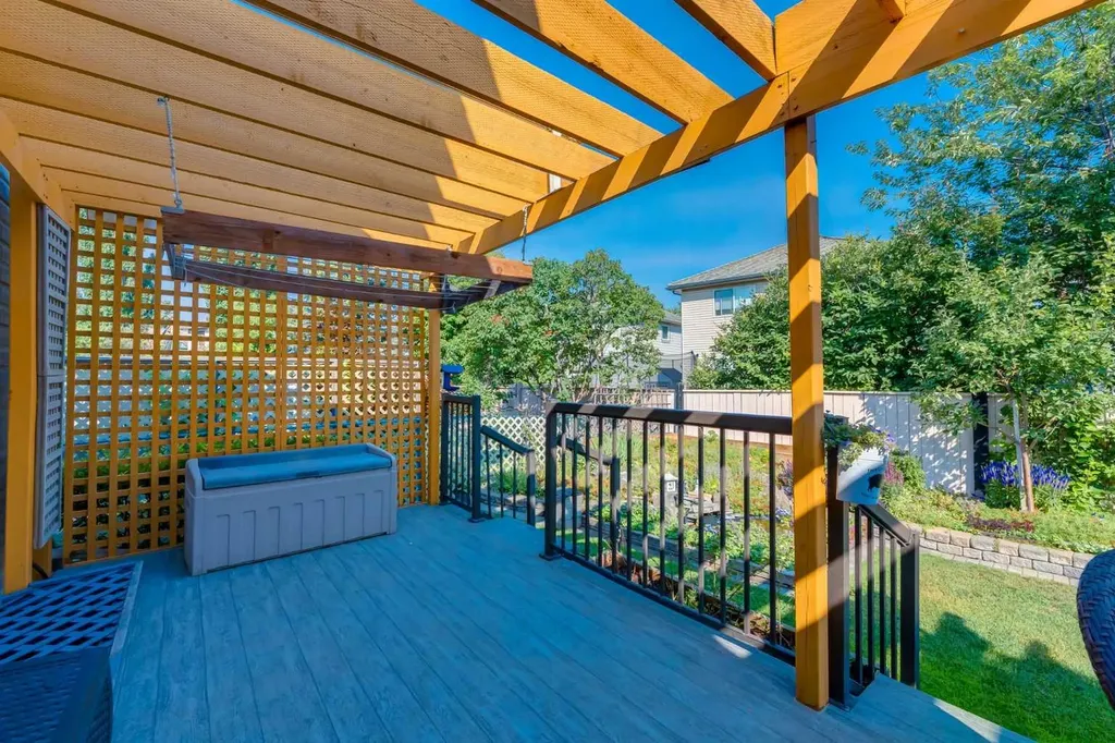 165 Chaparral Villas SE Calgary AB T2X 3N5