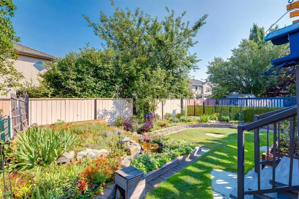 165 Chaparral Villas SE Calgary AB T2X 3N5