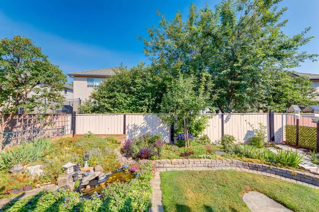 165 Chaparral Villas SE Calgary AB T2X 3N5