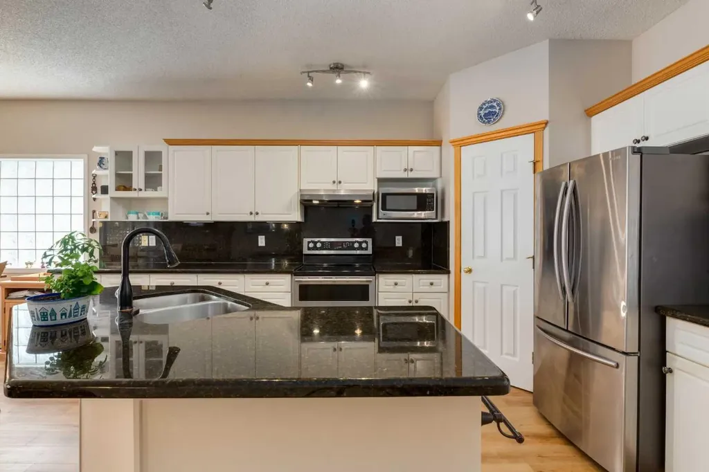 165 Chaparral Villas SE Calgary AB T2X 3N5