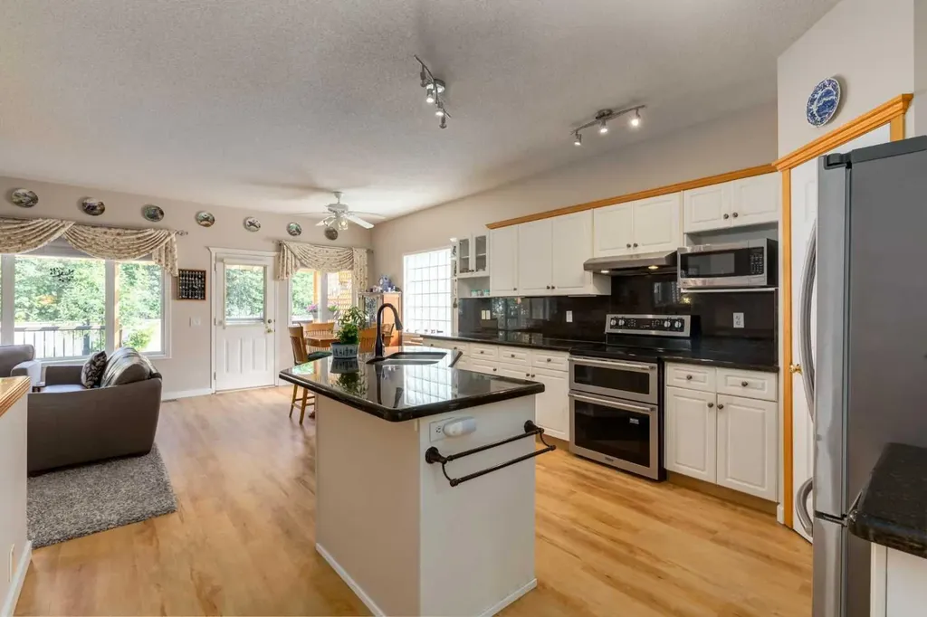 165 Chaparral Villas SE Calgary AB T2X 3N5
