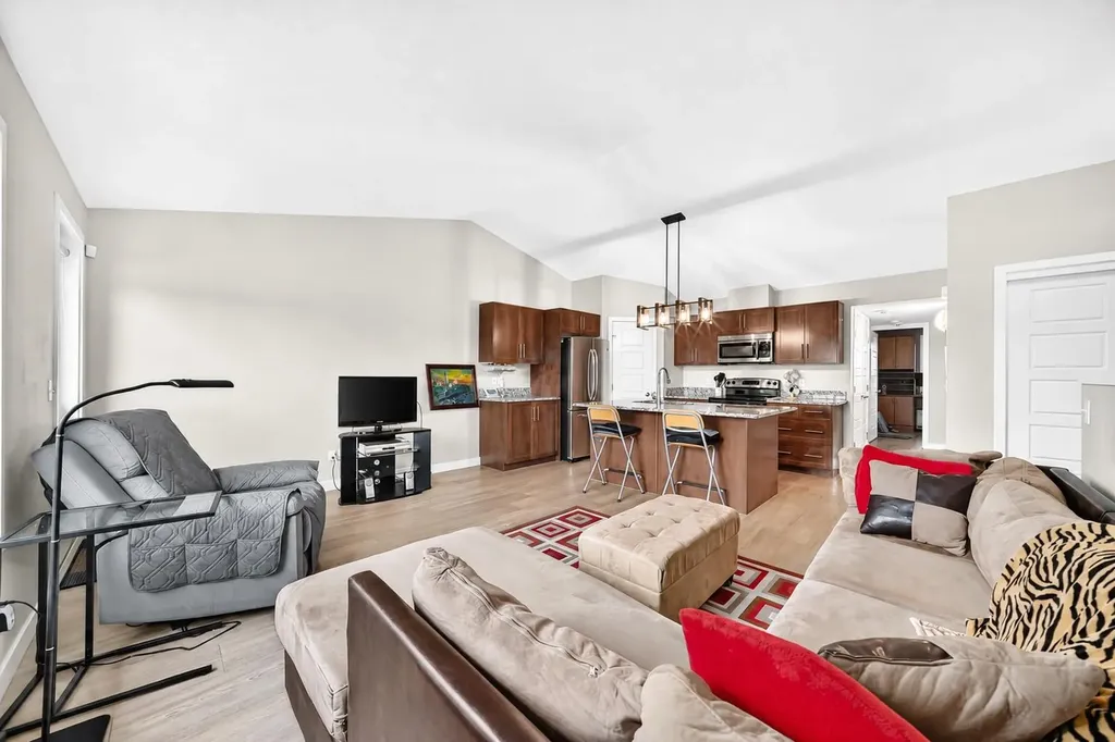 2781 Chinook Winds Drive SW Airdrie AB T4B3S5
